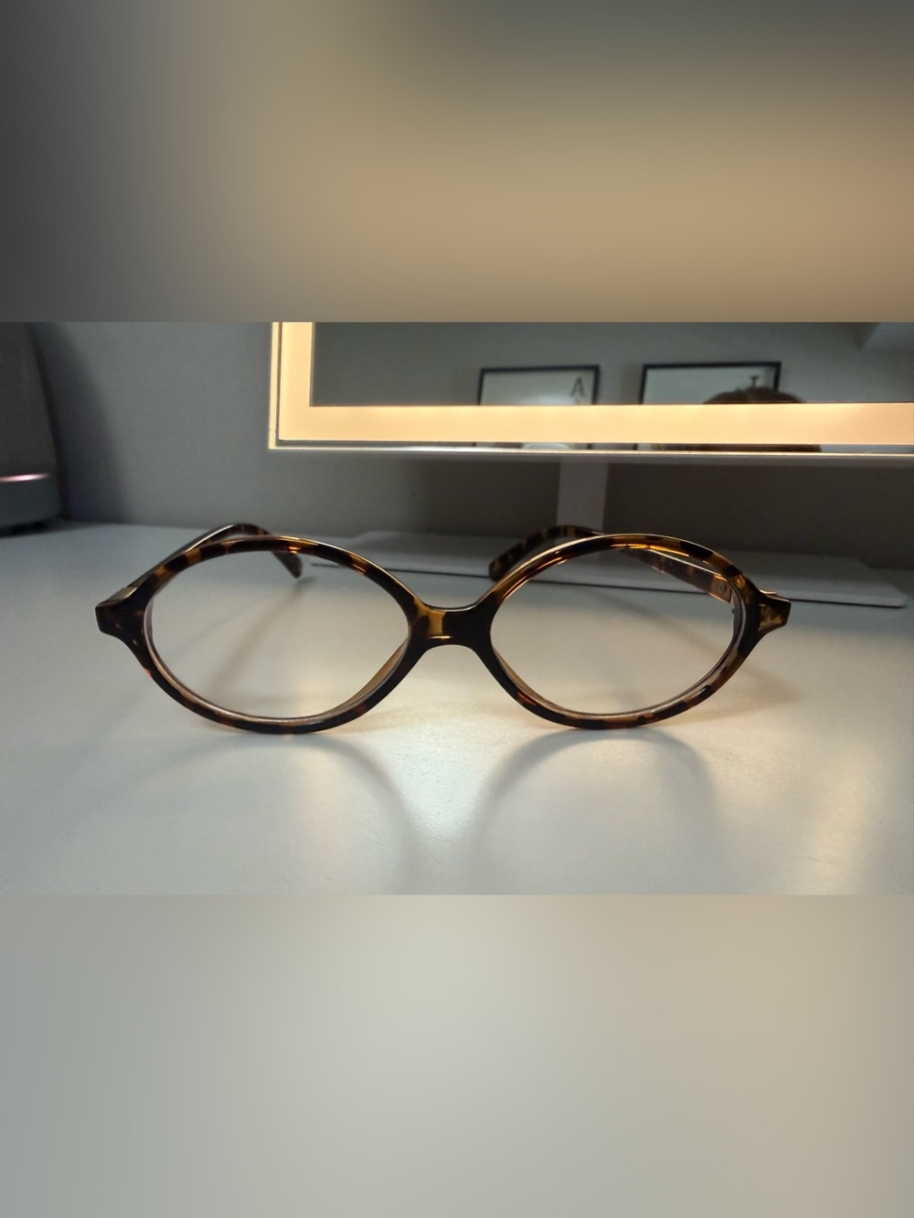 Amazon Essentials Women's Tortoiseshell Round Glasses - Brown/Black